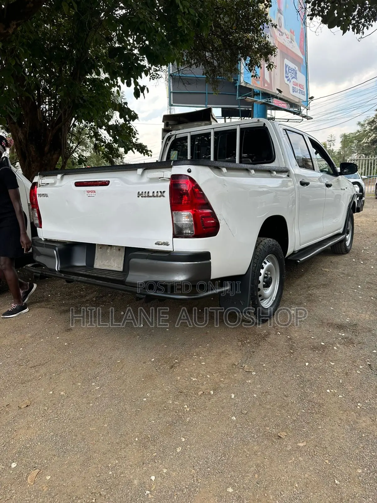 Toyota Hilux 2021 White