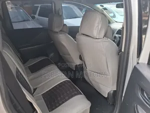 Toyota Ractis 2010 Silver