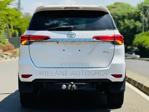 Toyota Fortuner 2019 Pearl