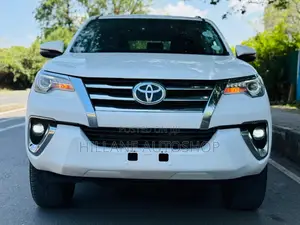 Toyota Fortuner 2019 Pearl