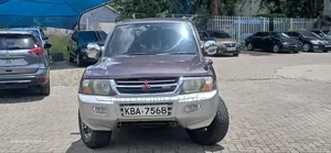 Mitsubishi Pajero Sport 2000 Purple