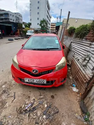 Toyota Vitz 1.3 FWD 5dr 2012 Red