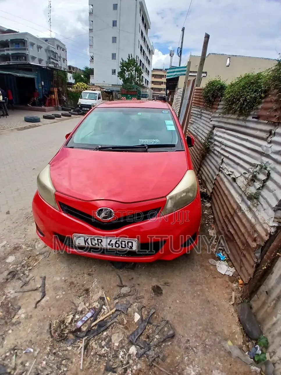 Toyota Vitz 1.3 FWD 5dr 2012 Red