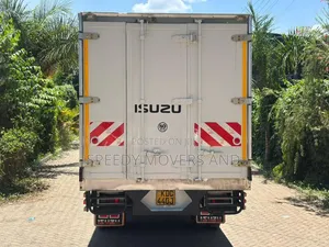 Refrigerated Truck Accessible for Cold Food Transport