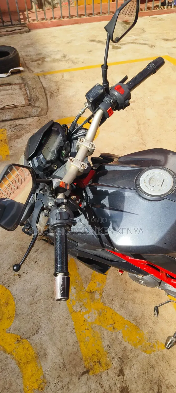 Benelli TNT 2022 Black