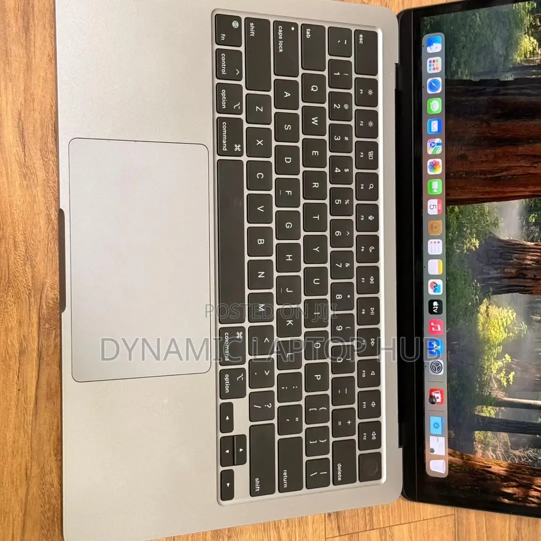 Laptop Apple MacBook Air 2022 M2 16GB Apple M2 SSD 256GB