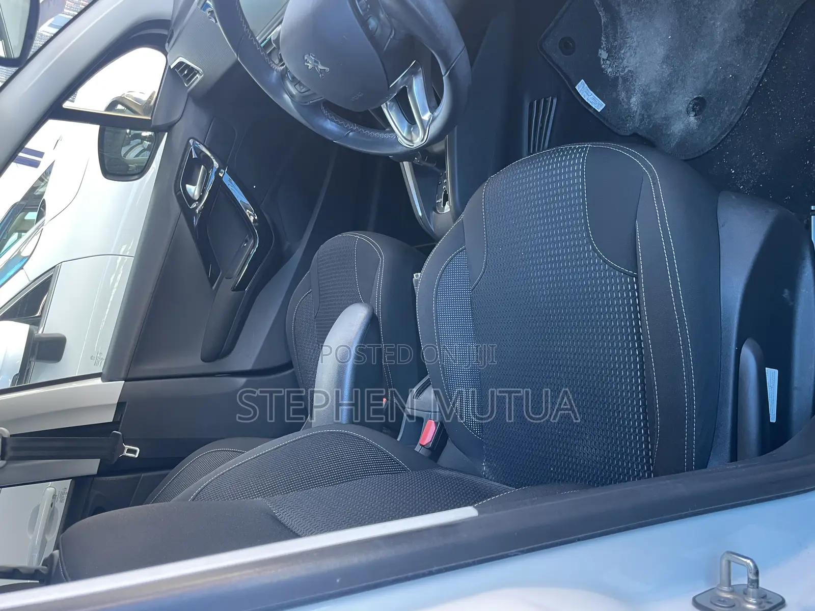 Peugeot 208 2019 White