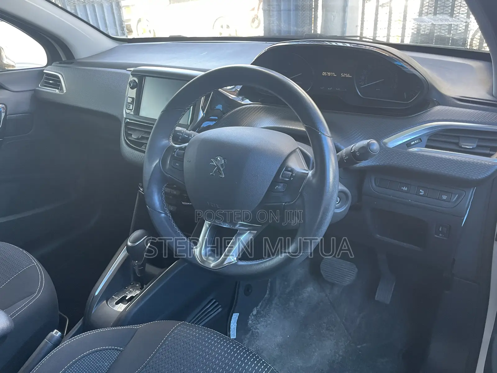 Peugeot 208 2019 White
