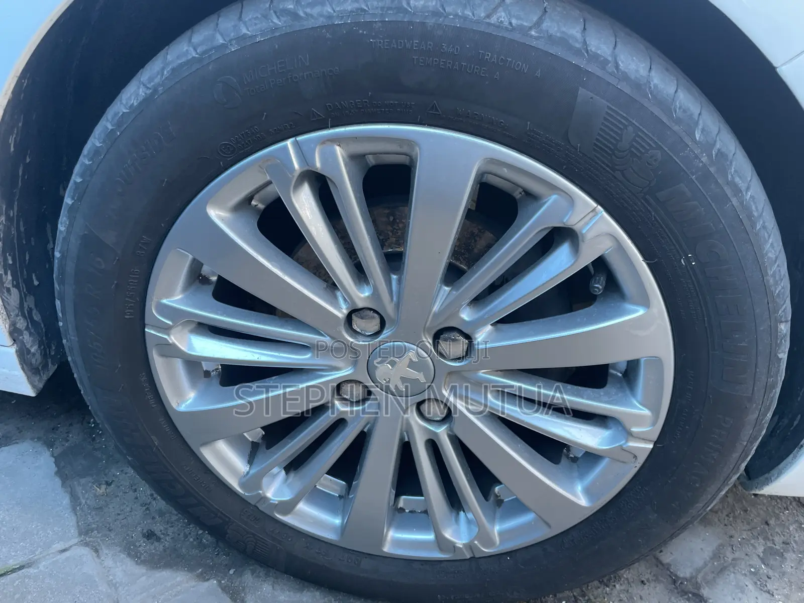 Peugeot 208 2019 White