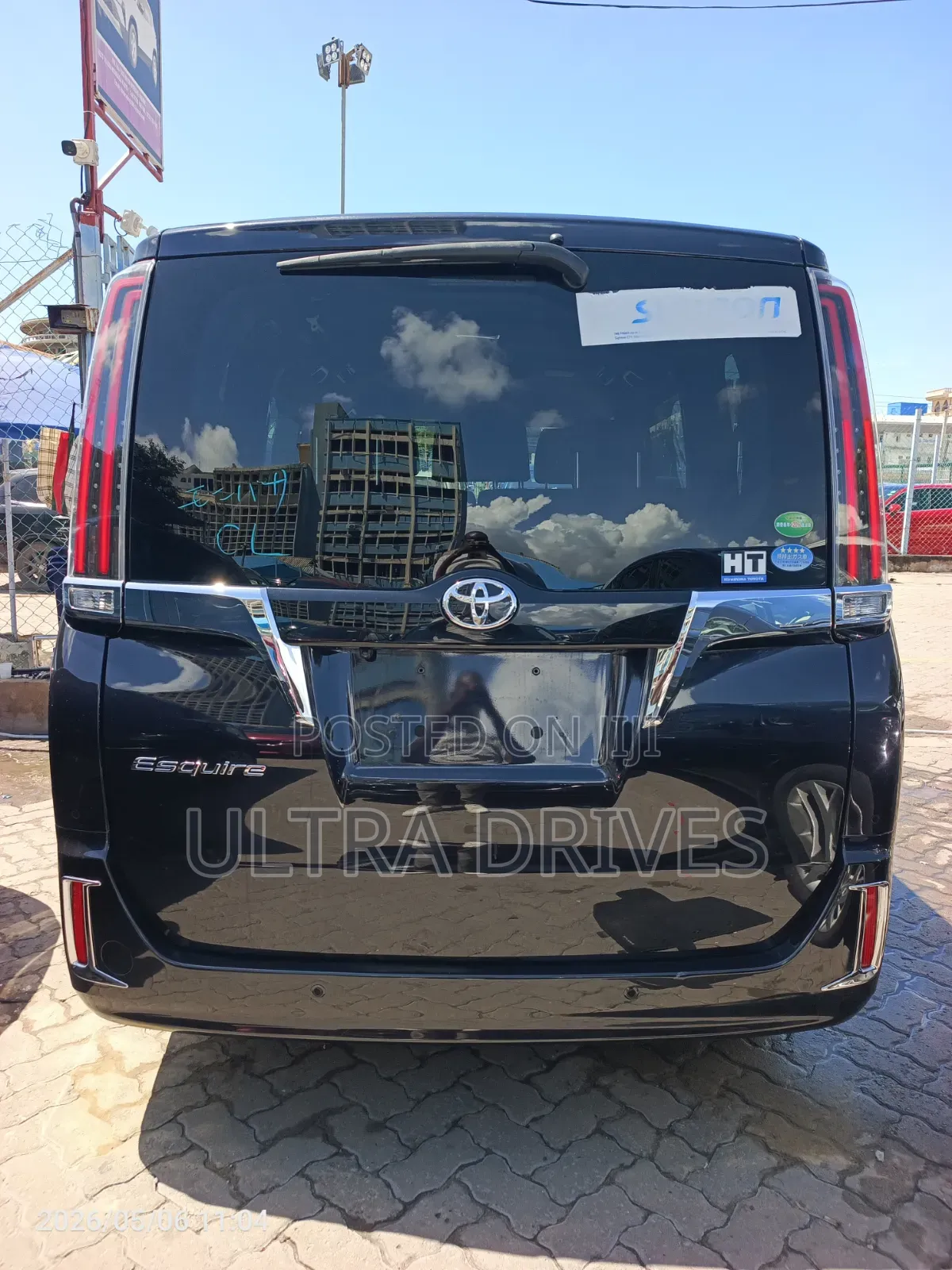 Toyota Esquire 2019 Blue