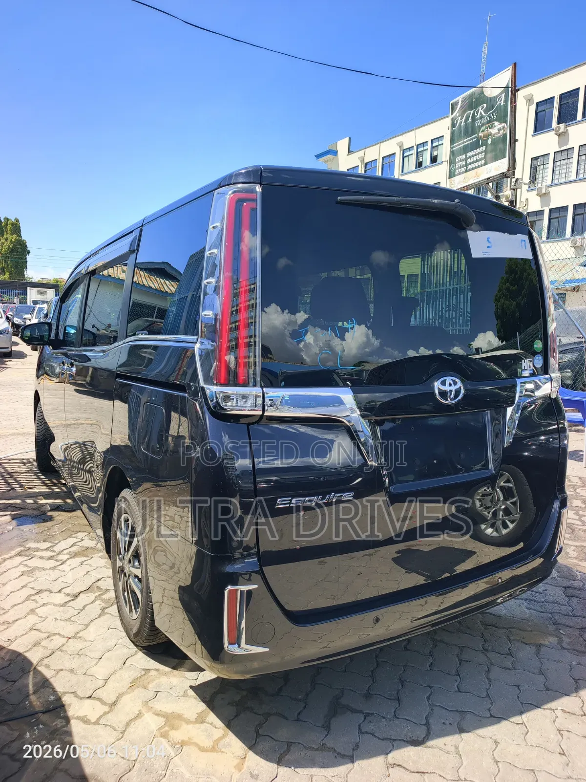 Toyota Esquire 2019 Blue
