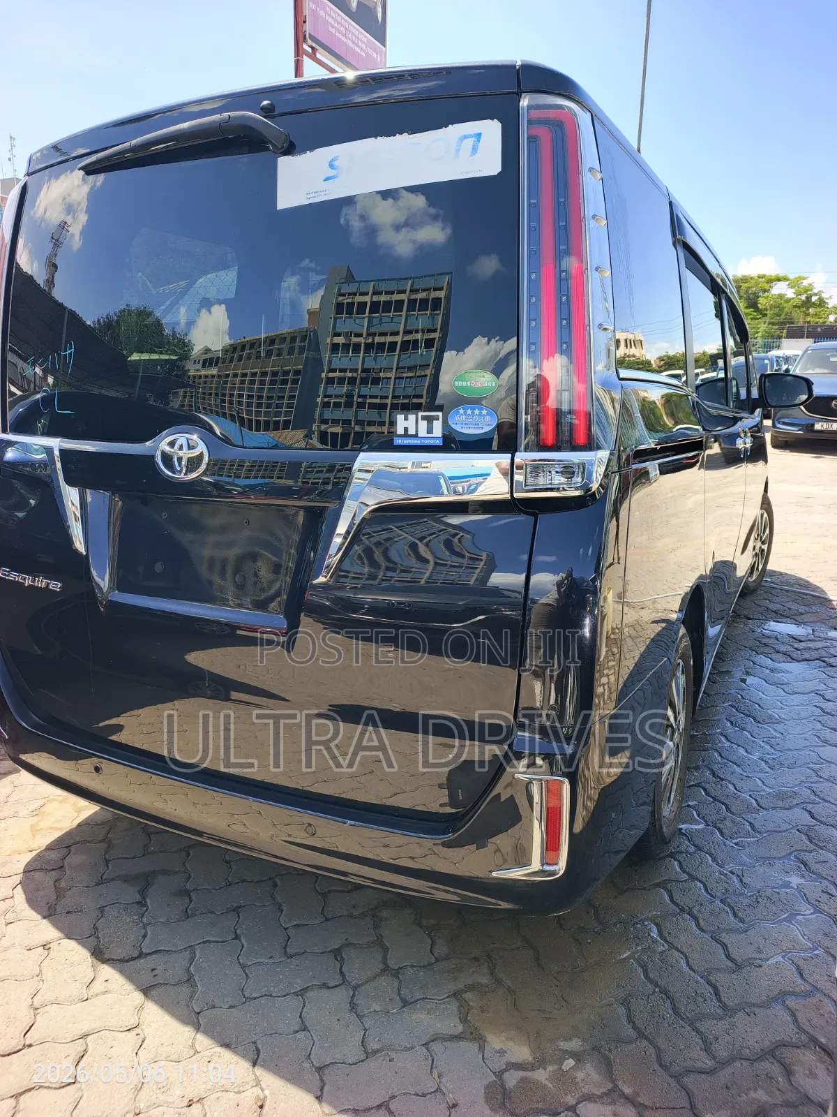 Toyota Esquire 2019 Blue