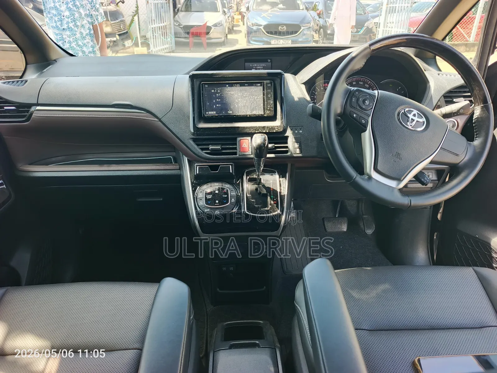 Toyota Esquire 2019 Blue