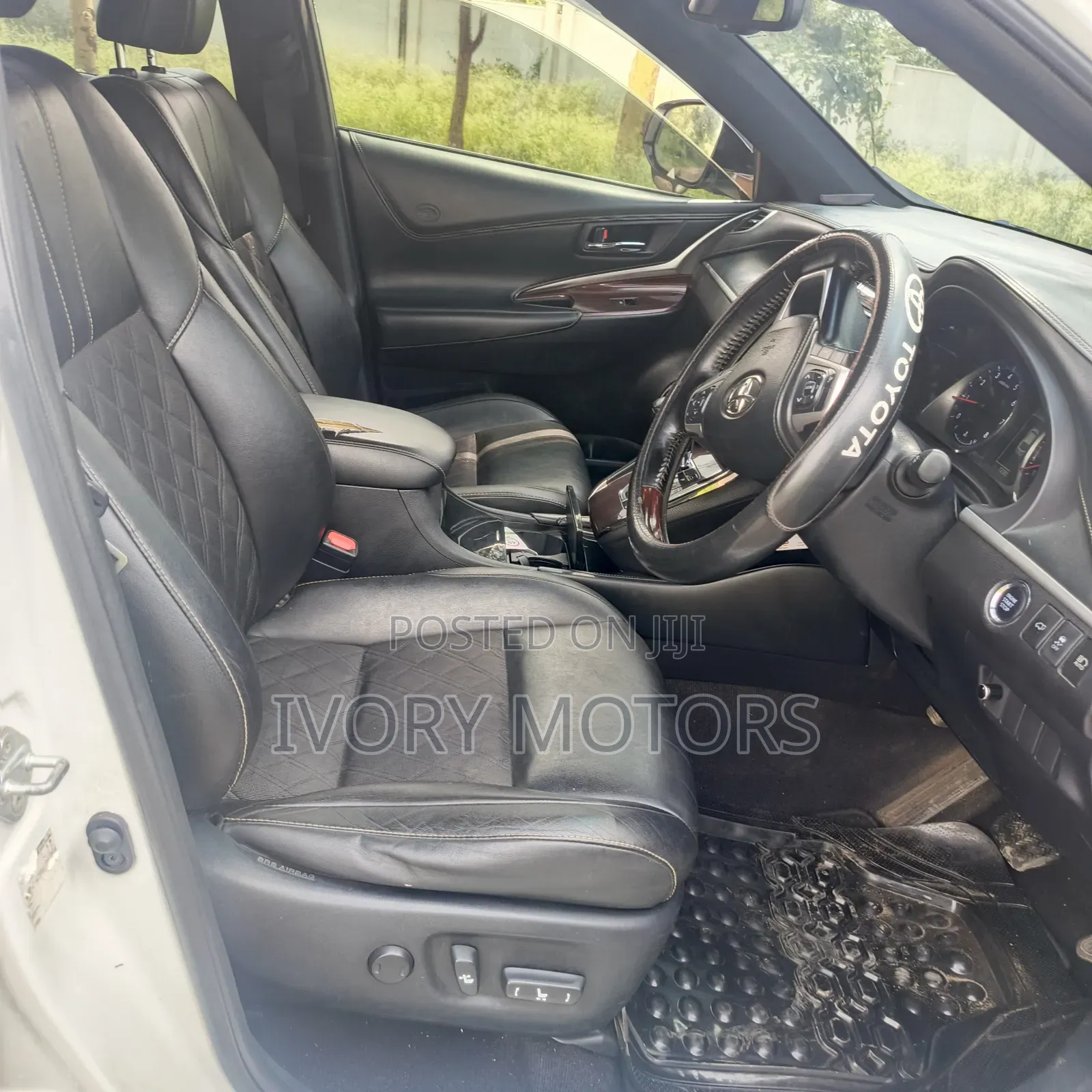 Toyota Harrier 2.0 2015 White