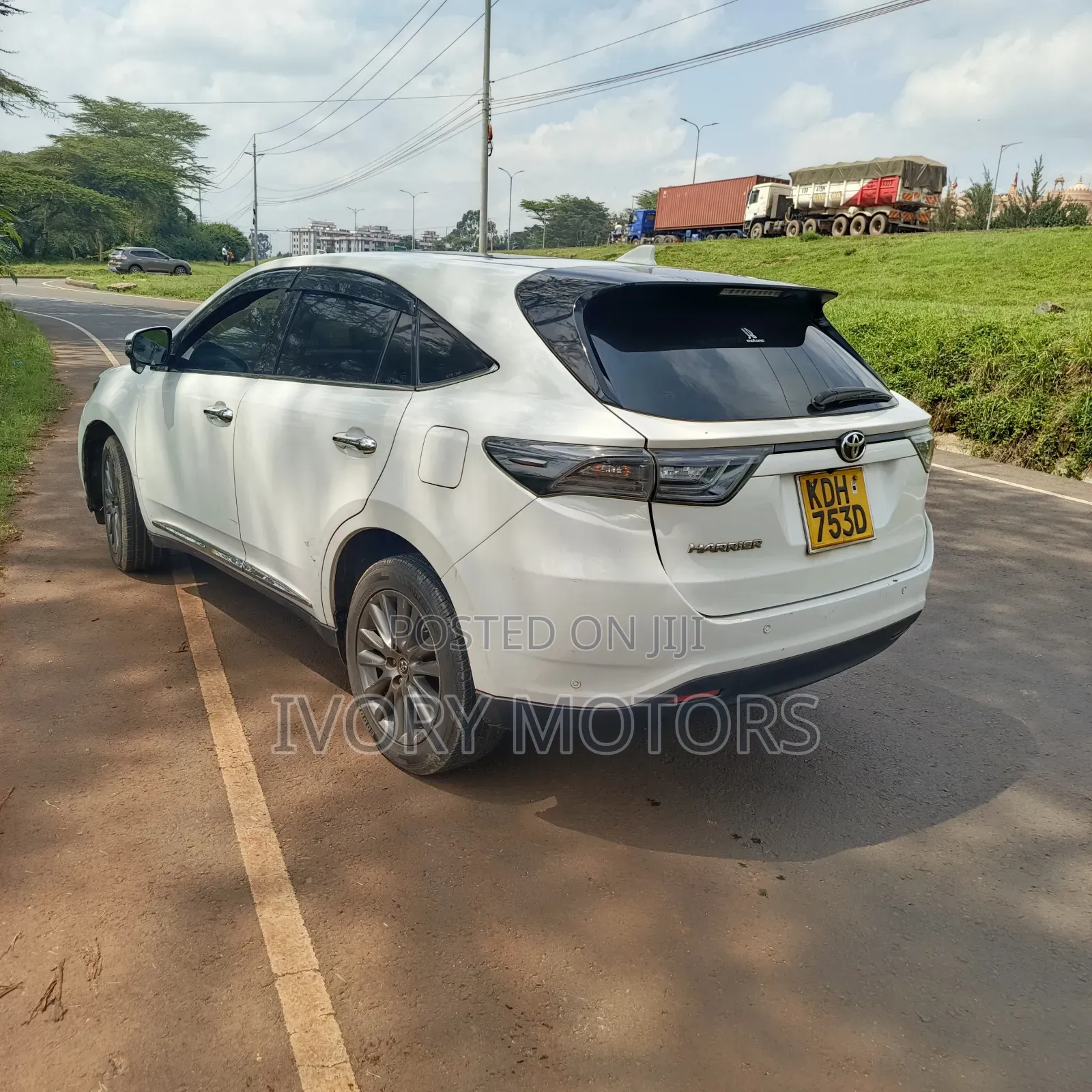 Toyota Harrier 2.0 2015 White
