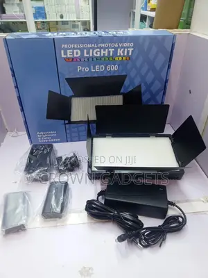 Led-U600+ Studio Light Kit Adjustable Brightness -