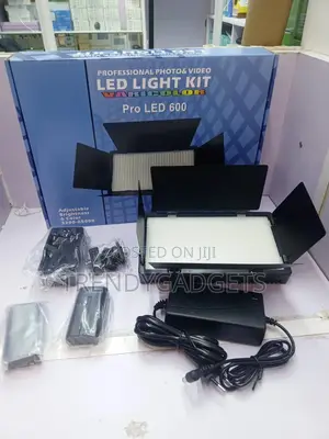 Led-U600+ Studio Light Kit Adjustable Brightness -