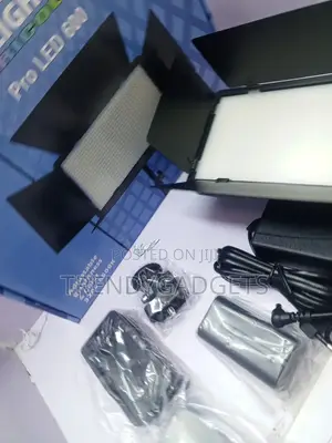 Led-U600+ Studio Light Kit Adjustable Brightness -