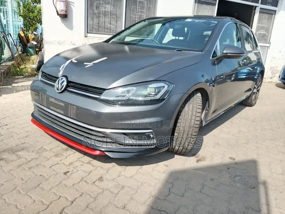Volkswagen Golf TSI S FWD 2018 Gray