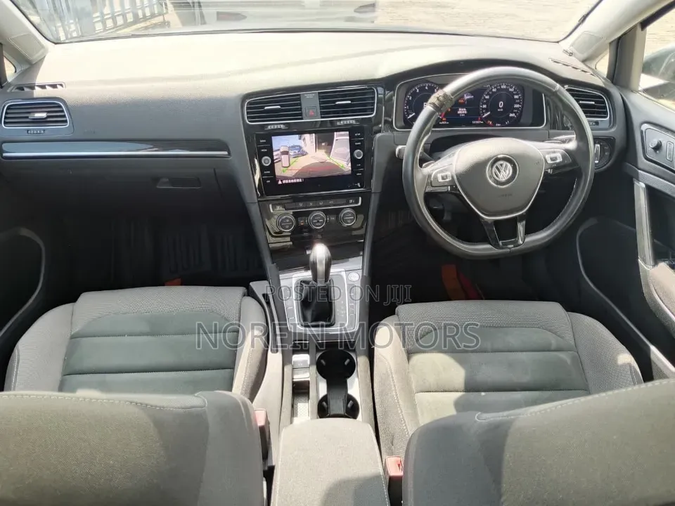 Volkswagen Golf TSI S FWD 2018 Gray