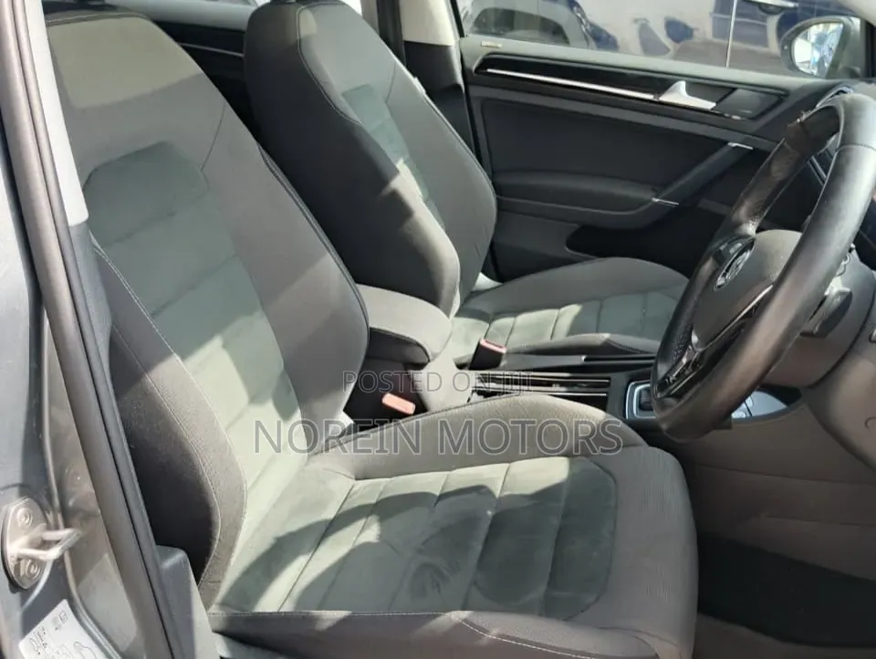 Volkswagen Golf TSI S FWD 2018 Gray