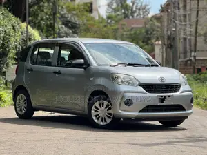 Toyota Passo 2018 Silver