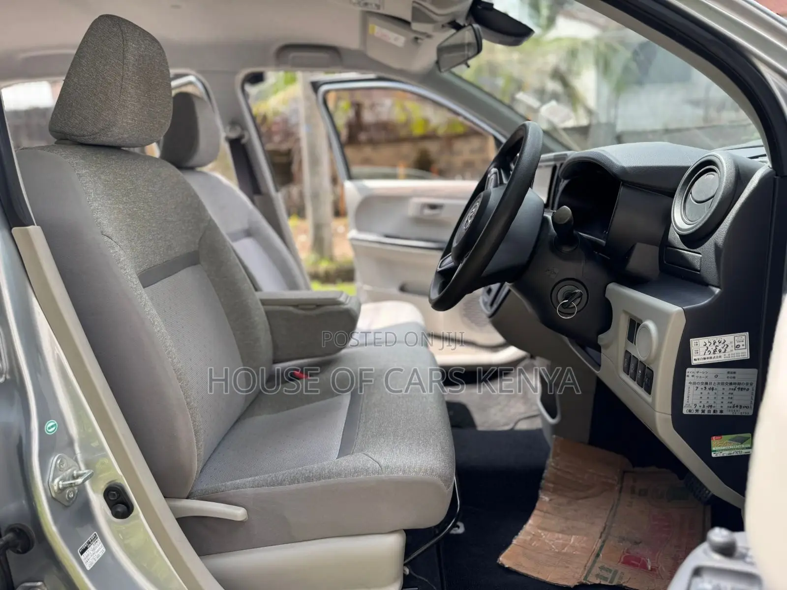 Toyota Passo 2018 Silver
