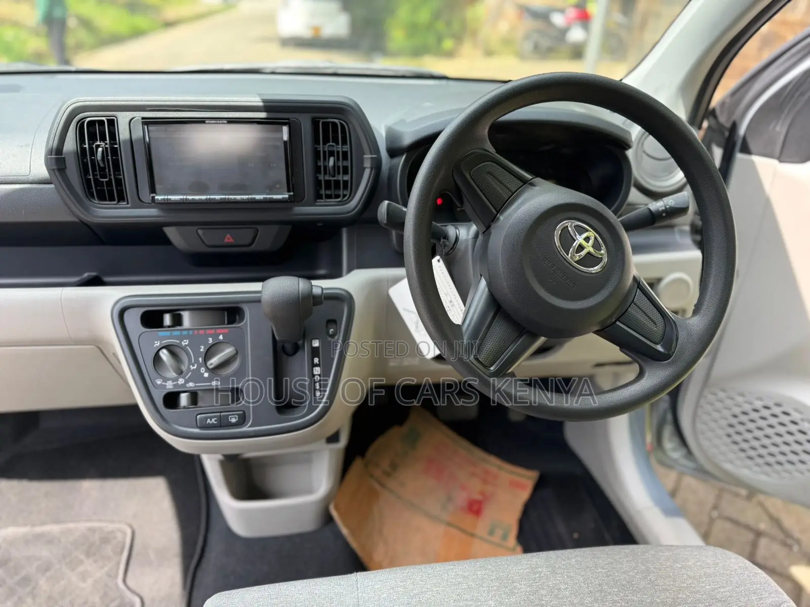 Toyota Passo 2018 Silver
