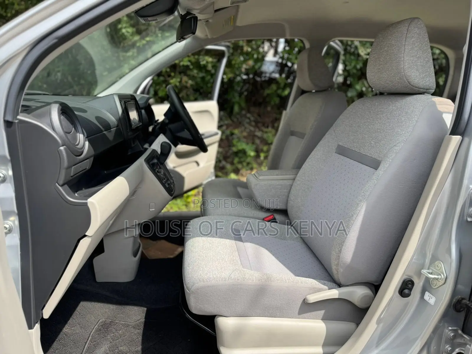 Toyota Passo 2018 Silver