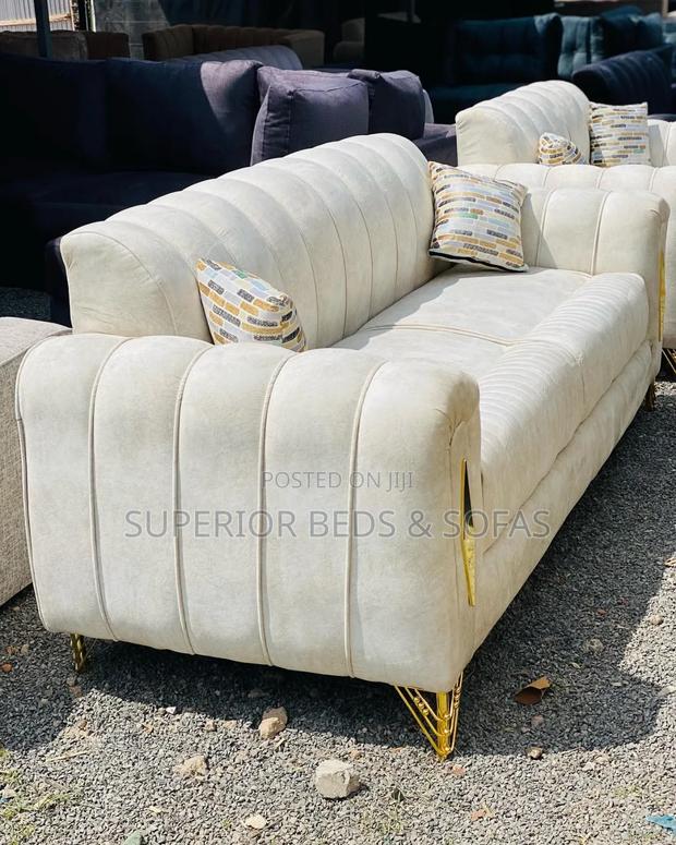 Quality/Brand New 2 Seater - thumbnail 2
