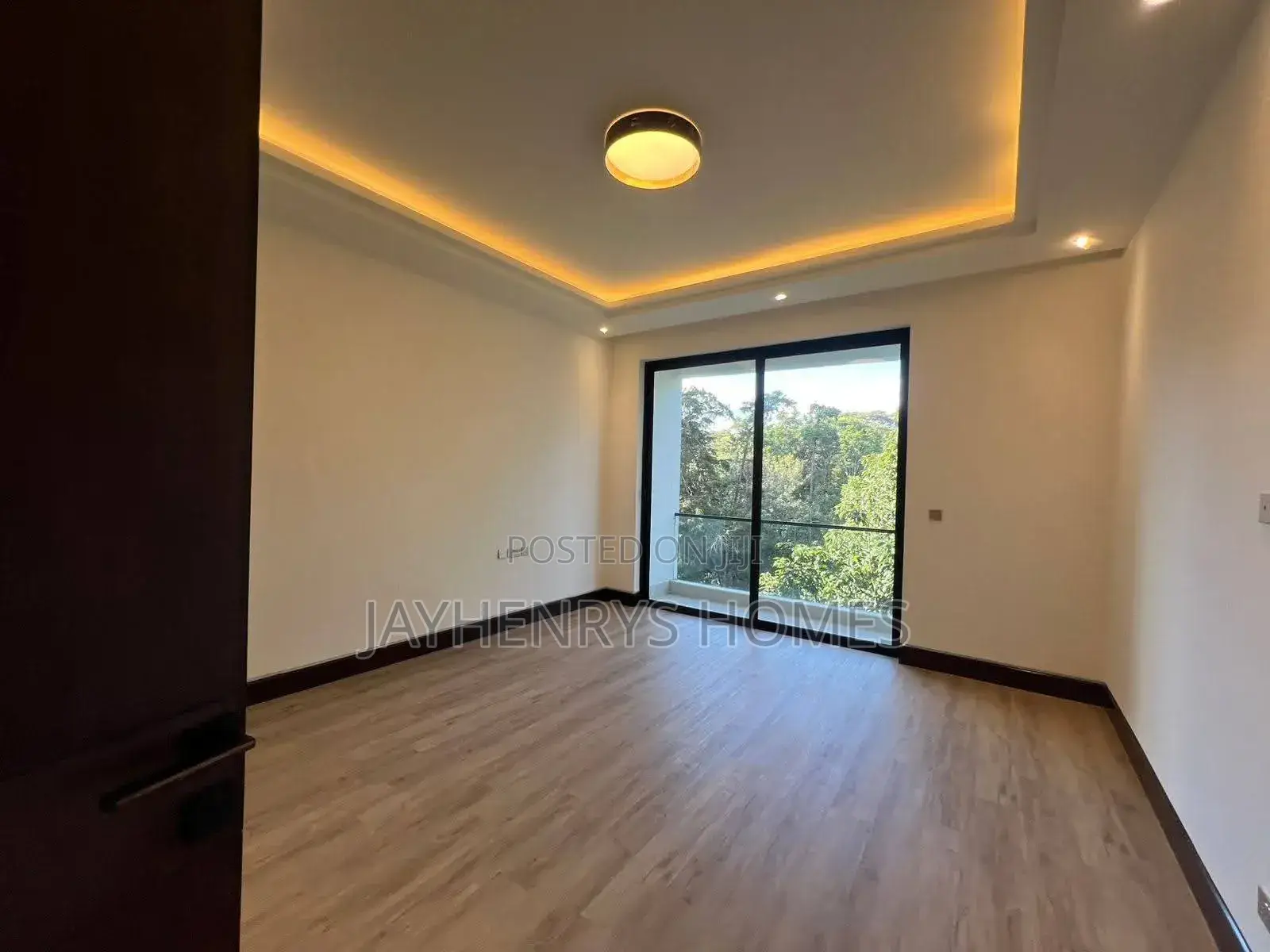 5bdrm House in Spring Valley for sale