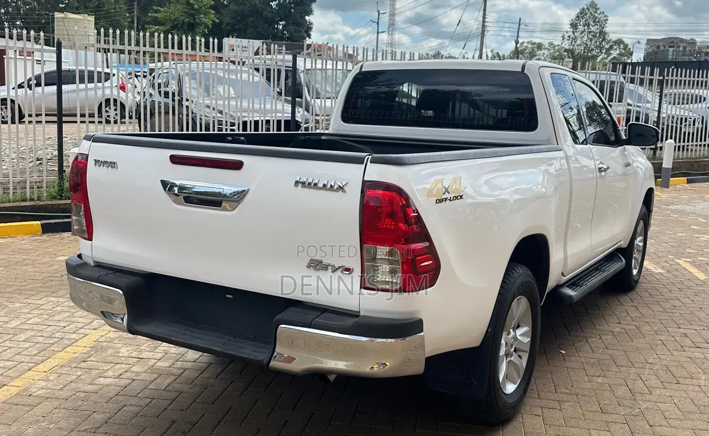 Toyota Hilux Revo Smart Cab Deisel 2.4 AWD 2017 White