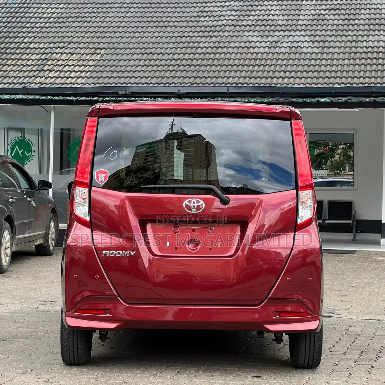 Toyota Roomy 2019 Red