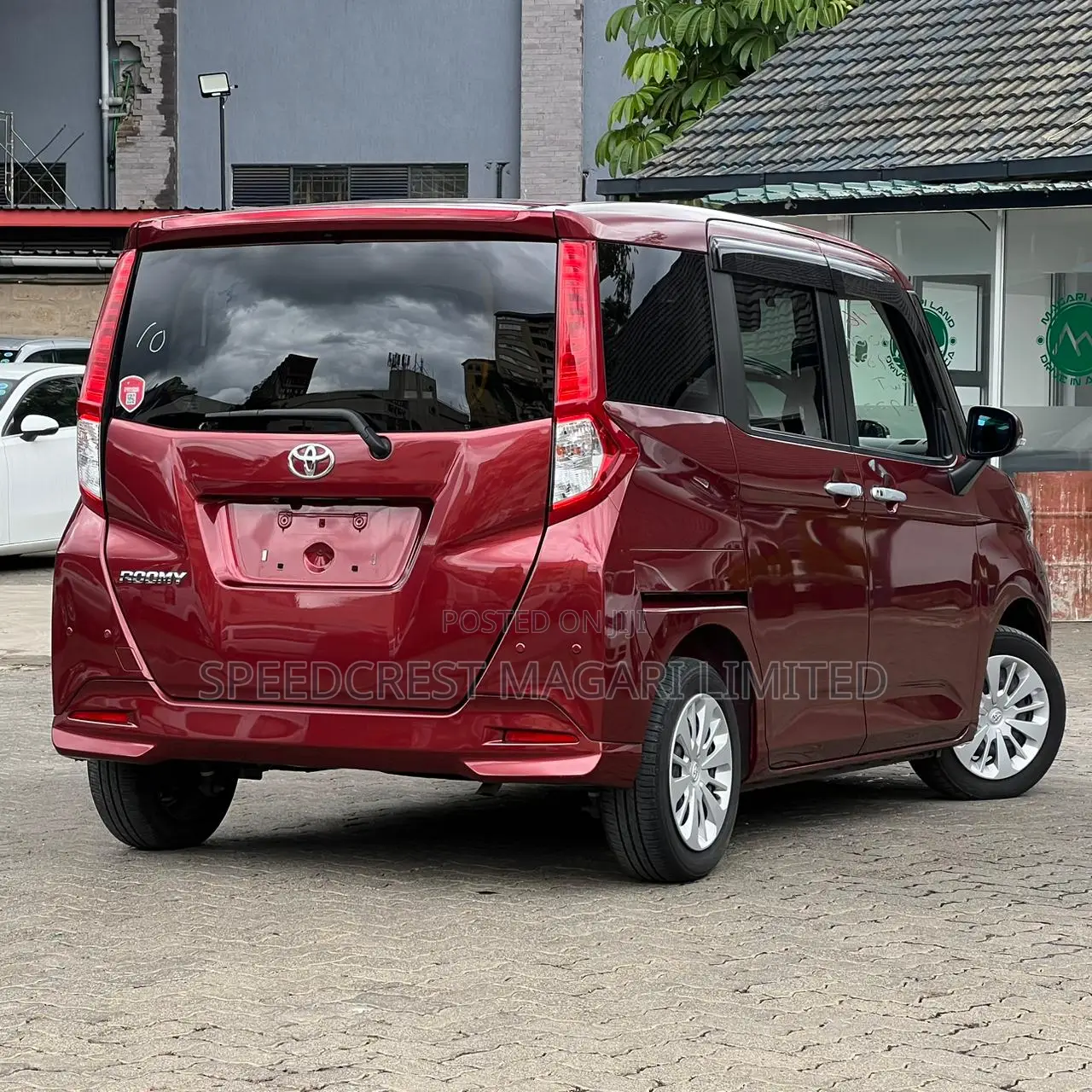Toyota Roomy 2019 Red