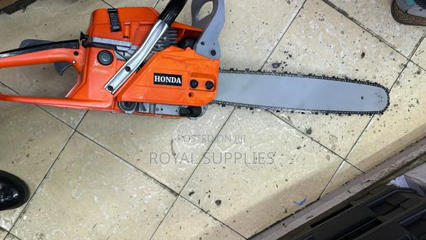 Honda 20" Petrol Chainsaw / Powersaw