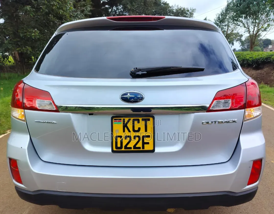Subaru Outback 2011 Silver