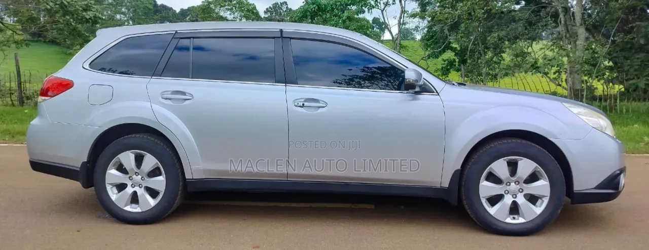 Subaru Outback 2011 Silver