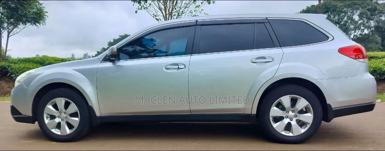 Subaru Outback 2011 Silver
