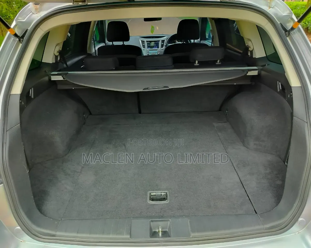 Subaru Outback 2011 Silver