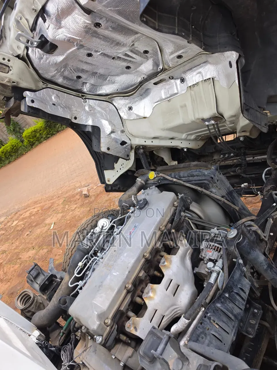 NKR Isuzu Closed