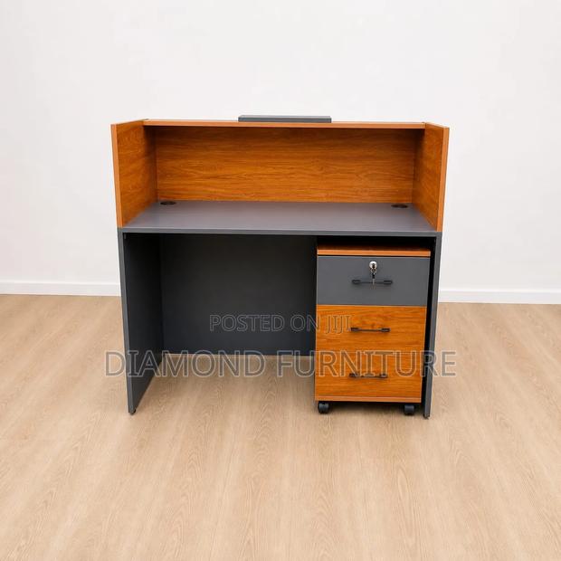 1.2m Modern Reception Desk With Lockable Drawers - thumbnail 2