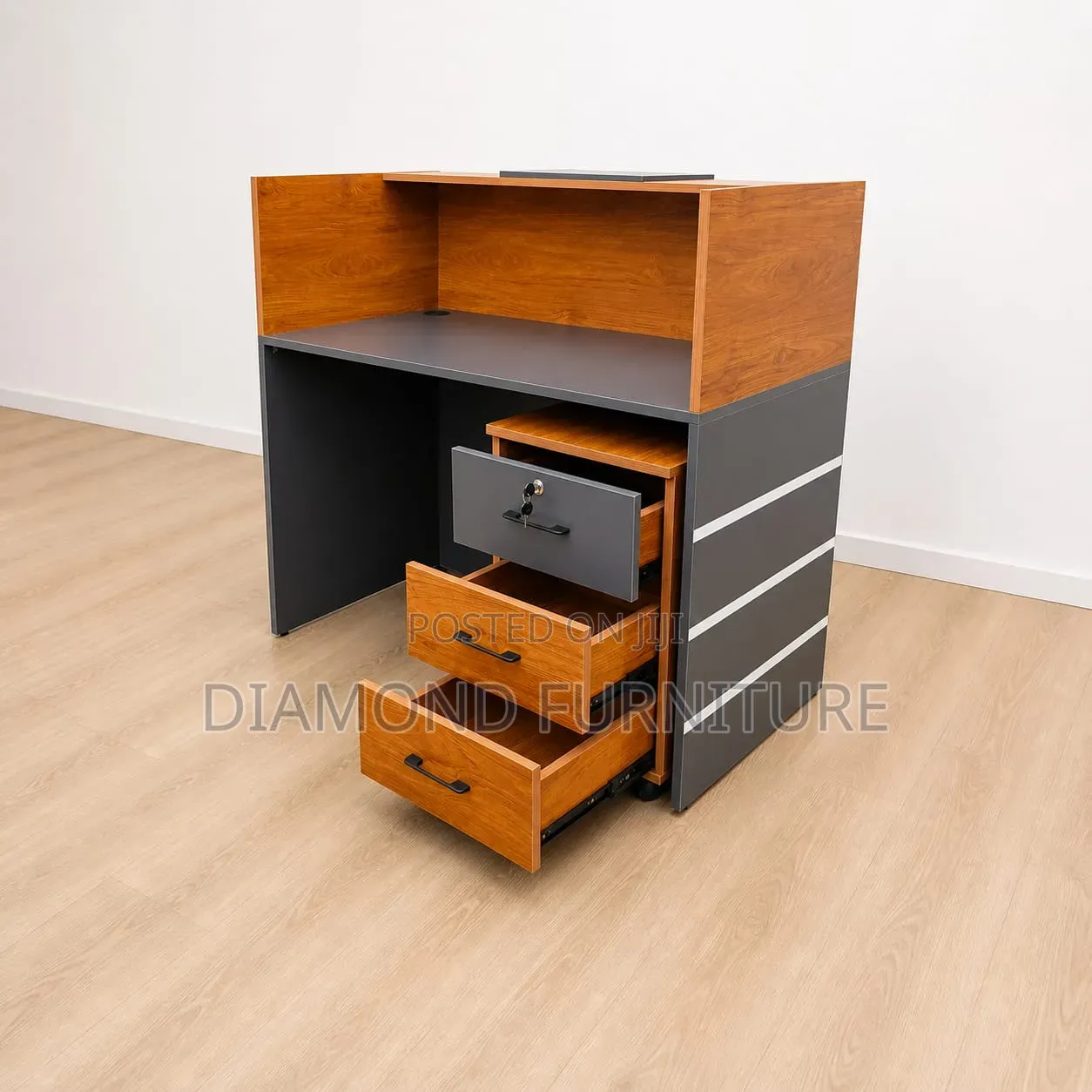 1.2m Modern Reception Desk With Lockable Drawers