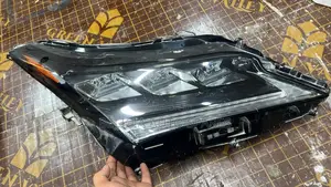 Lexus 400 Headlight