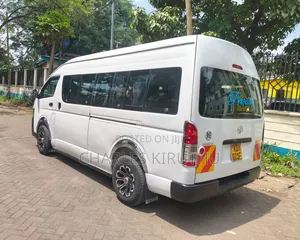 Toyota HiAce 2013