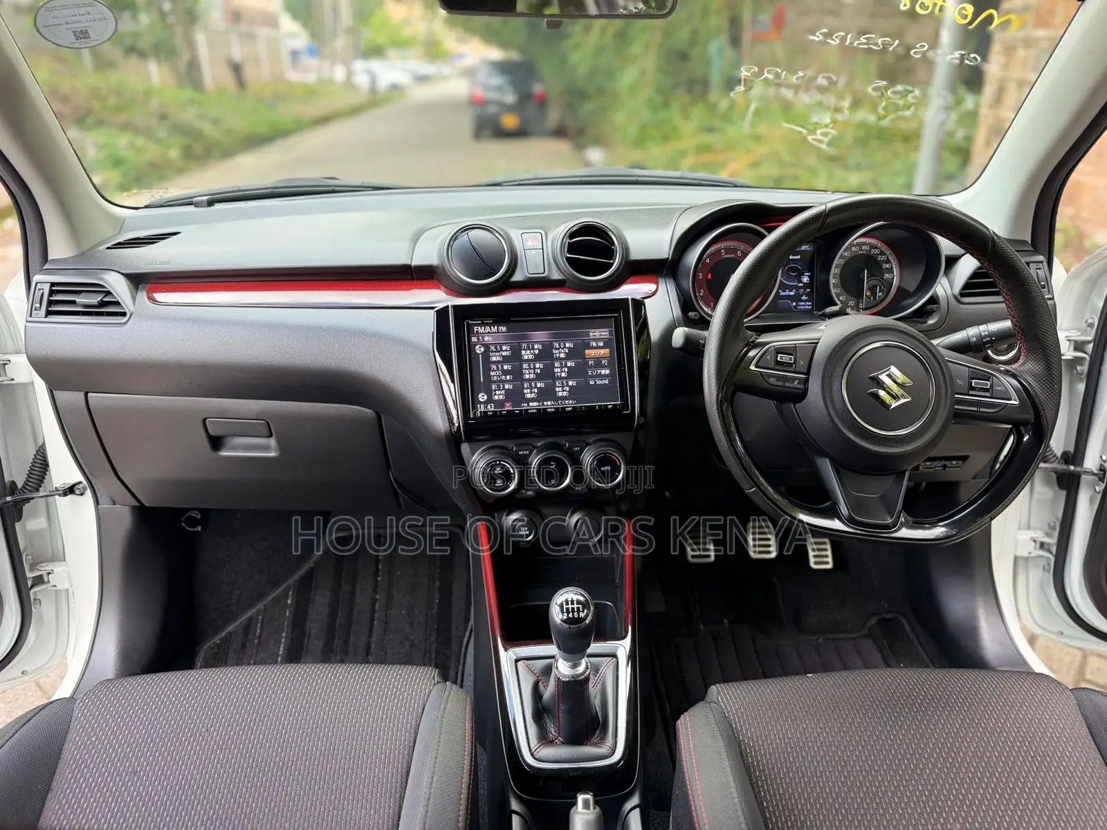Suzuki Swift 2019 White