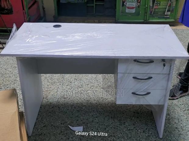 0.8m White Office Desk With Lockable Drawers - main view