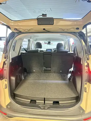 Toyota Sienta 1.5 Hybrid FWD 2019 Beige