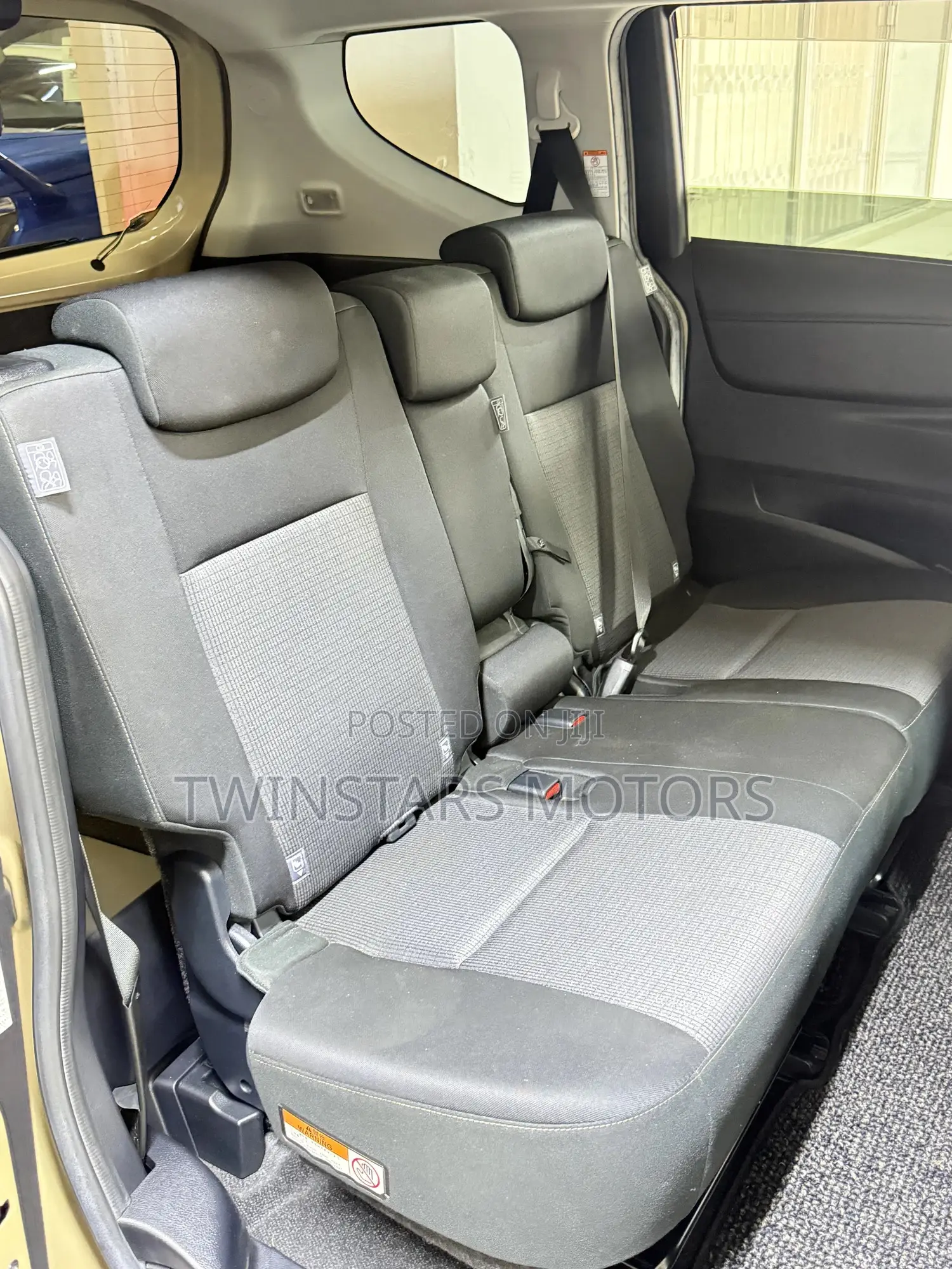 Toyota Sienta 1.5 Hybrid FWD 2019 Beige