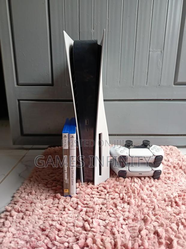 Ps5 With 2 Controllers( Read Description)