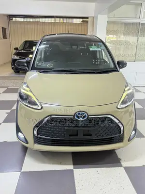 Toyota Sienta 1.5 Hybrid FWD 2019 Beige